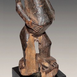 Figure d'ancêtre en statuette de fertilité