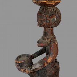 Porteuse de coupe Yoruba ancienne