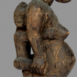 Statuette maternité Mangbetu ancienne