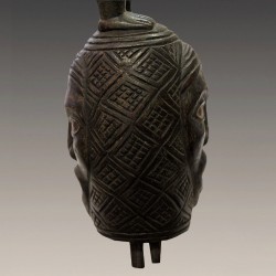 Ancienne cloche cultuelle Bembé