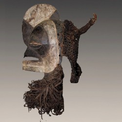 Ancienne masquette Kifwébé de famille
