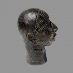Tête de reine en bronze du Bénin