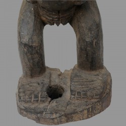 Ancienne statuette africaine fecondite Luba pieds