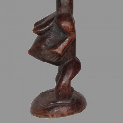 Statuette africaine Hemba en maternite detail
