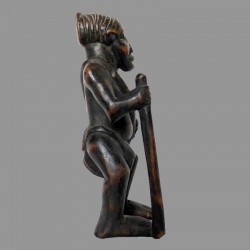 Statuette africaine Tikar Ancetre chasseur cueilleur profil droit