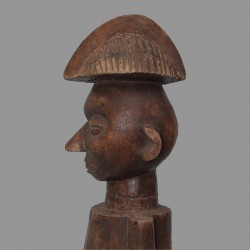 Statuette Suku figure ancetre protecteur profil
