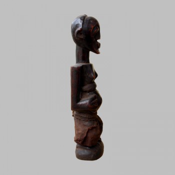 Statuette Songye prestige et pouvoir Chef de village Kasai Occidental