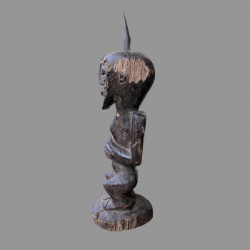 Belle statuette africaine Nkisi Songye ancien profil gauche