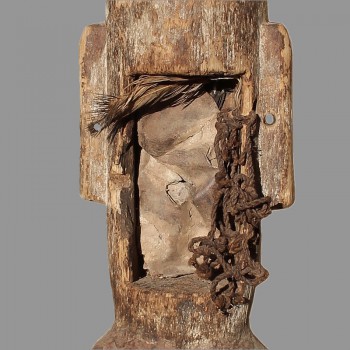 Statuette MBete avec cavite dorsale le Bilongo