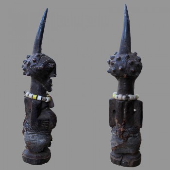 Petite mais jolie statuette Songye pouvoir et prestige R.D.C.