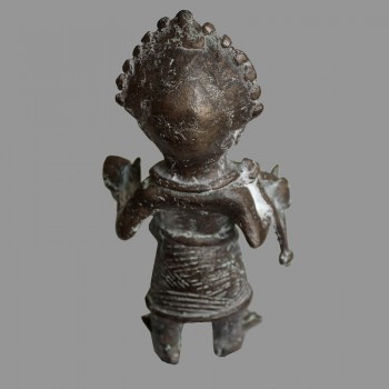 Représentation en bronze de l Oba guerrier de dos