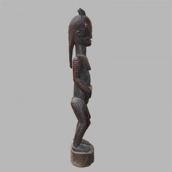 Rare statuette Ngombe atypique profil droit
