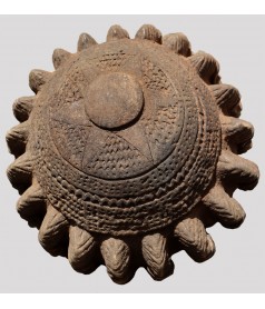 Rare chapeau Dogon en bois vue de dessus