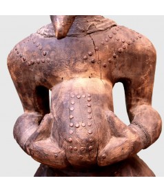 Statuette Songye ancienne R.D.C detail de la cahrge