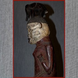 Statuette Kuyu en figure d’ancêtre zoom