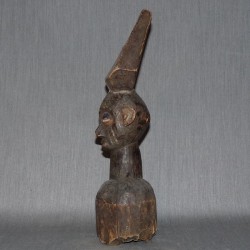statuette poteau protecteur Suku de profil