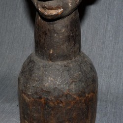 statuette poteau protecteur Suku détail