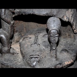 Magnifique autel aux ancêtres Baoulé