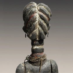 Figure d’une reine ancêtre koulango articulée