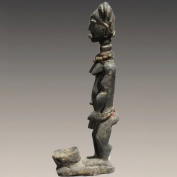 Figure d’une reine ancêtre koulango profil